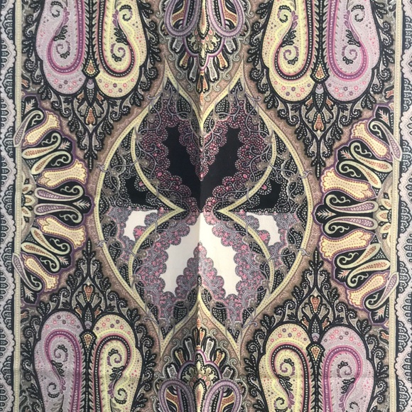 Paisley Etro Milano Scarf in Pristine condition - Picture 4 of 8